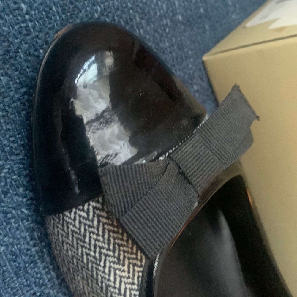 Ladies shoes